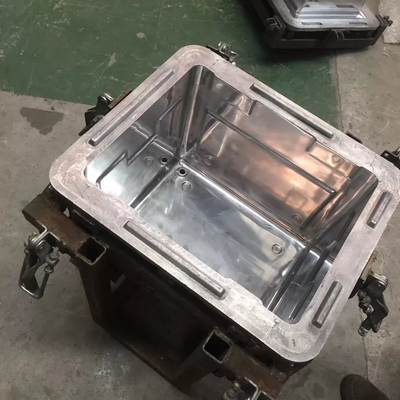 ODM OEM PUの泡が付いているアルミニウムRotomoldedより涼しい型LLDPEの回転鋳造物