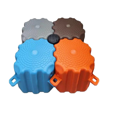 LLDPE MDPEのHDPEの回転成形プロダクト、浮遊ドックのプラスチック ポンツーン